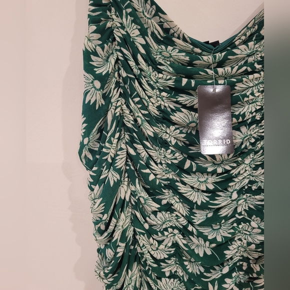 NWT Torrid Ditzy Daisy Tank - Picture 2 of 3